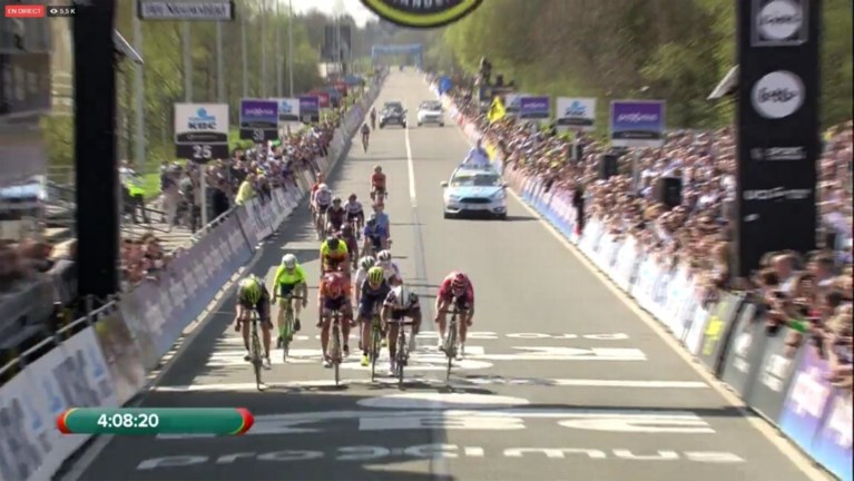 Rivera wint Vlaanderens mooiste na zinderend slot, D’Hoore kent offday
