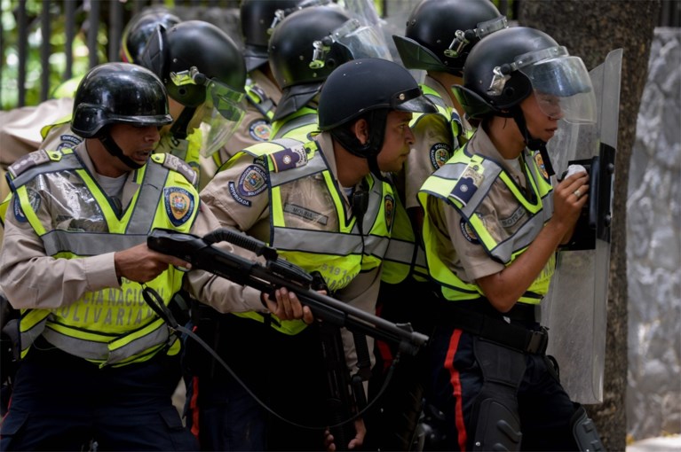 Schermutselingen tussen betogers en politie in Venezuela