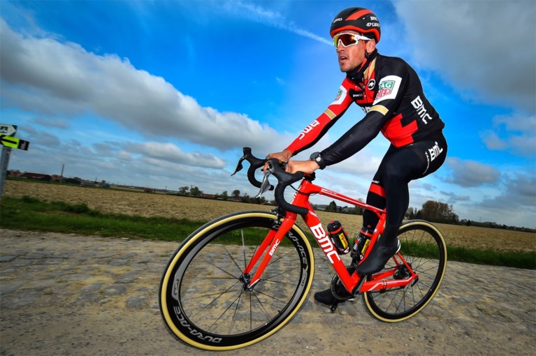 BMC doet lange training op kasseien van Roubaix, op vraag van Van Avermaet