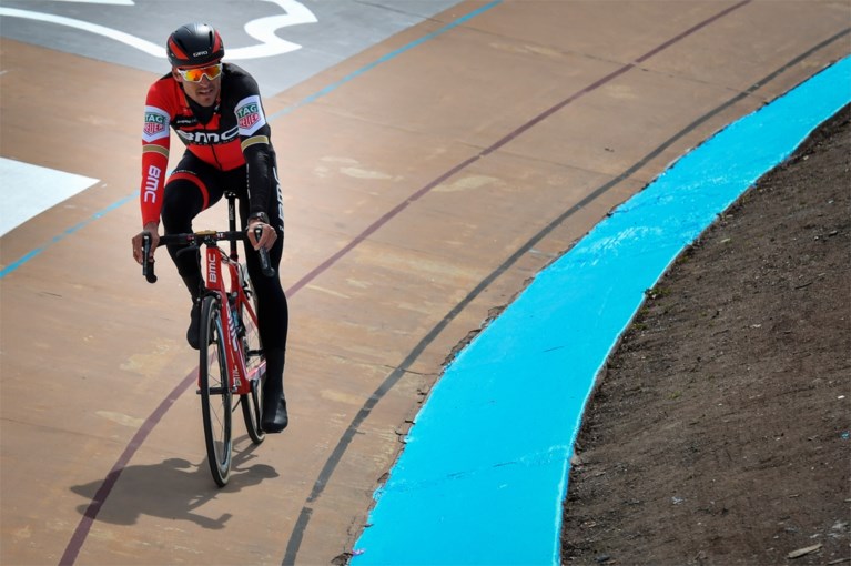 BMC doet lange training op kasseien van Roubaix, op vraag van Van Avermaet