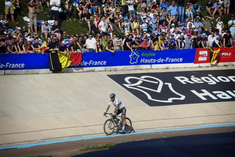 Het slagveld van Roubaix: Naesen maakt koprol en rijdt drie keer lek, geen breuken voor Terpstra
