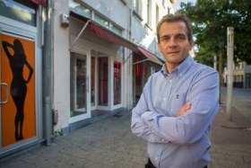 Antwerpen wil geld afnemen van agressieve bedelaars