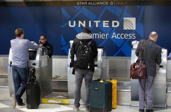 United Airlines treft schikking met hardhandig aangepakte passagier 