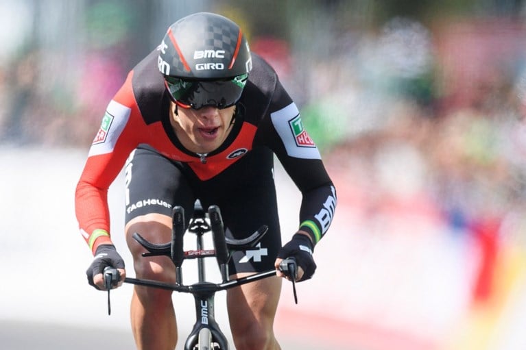Porte overklast Yates in tijdrit en pakt eindzege in Ronde van Romandië, dagzege is voor Roglic