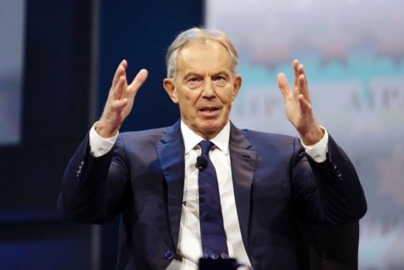 Tony Blair moeit zich met Brexit