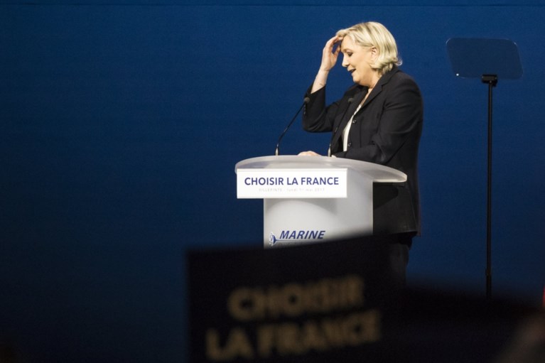 Le Pen noemt plagiaat toespraak Fillon ‘knipoog’ naar zijn aanhangers