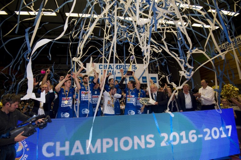 Roeselare is voor de vijfde keer op een rij landskampioen volleybal