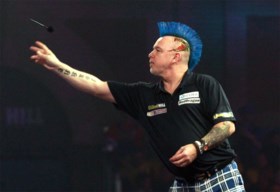 Michael Van Gerwen verlengt titel in Premier League darts na inhaalrace