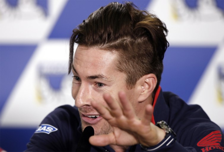 Nu ook oud-kampioen MotoGP zwaargewond na verkeersongeval met koersfiets...