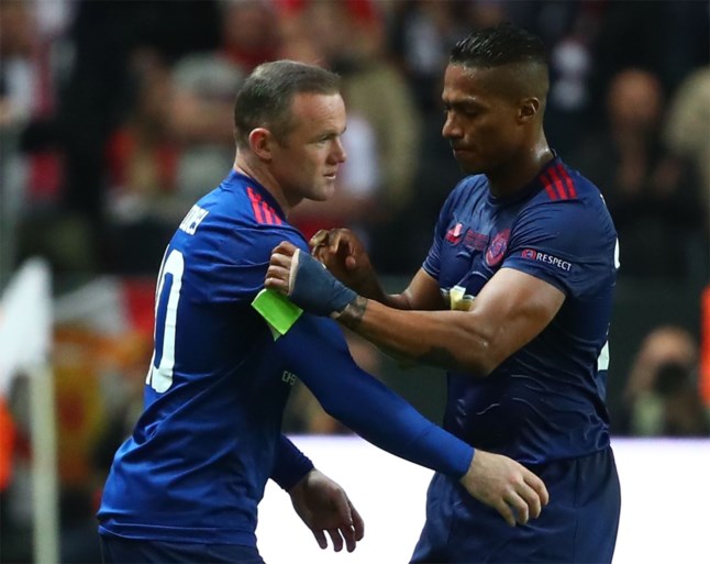 Fellaini en Man United troosten Manchester met eerste eindzege in Europa League