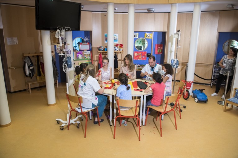 First lady Melania Trump bezoekt Magrittemuseum en kinderziekenhuis