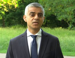VIDEO. Burgemeester Londen: dankzij hulpdiensten is groter drama vermeden