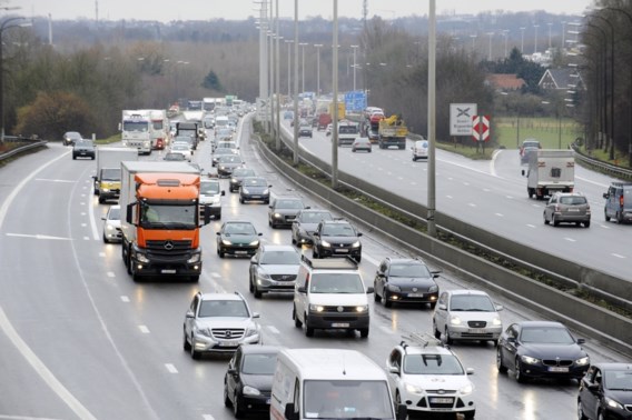 Weyts wil snel betere doorstroming op Brusselse Ring creëren