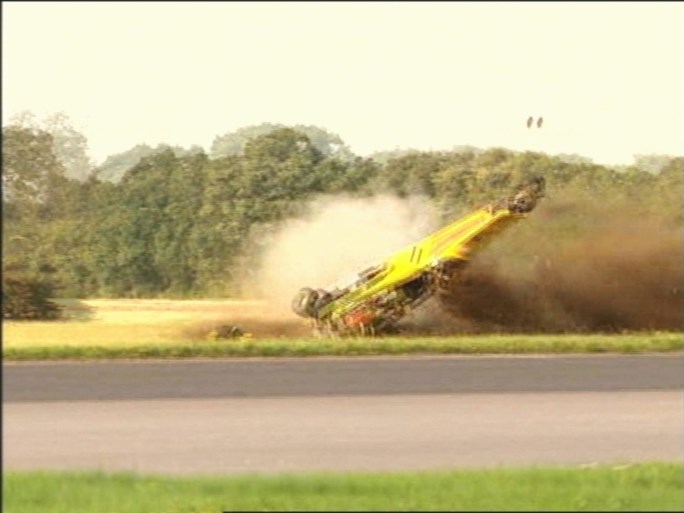 Ex-Top Gear-ster crasht zwaar,‘supercar’ van 2,2 miljoen euro brandt uit