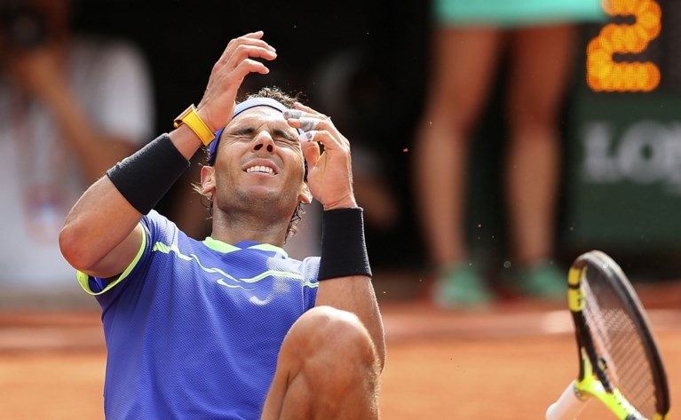 La Decima! Gravelkoning Nadal zit opnieuw op zijn troon na oppermachtige zege op Roland Garros