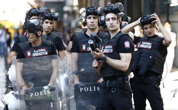 Turkse politie schiet rubberkogels om Gay Pride te verhinderen