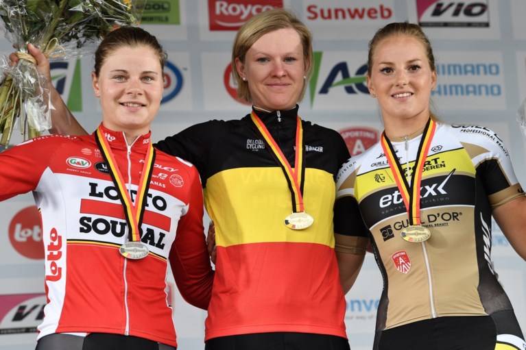 Jolien D’hoore kroont zich opnieuw tot Belgisch kampioen bij de vrouwen na sprint met kopgroep