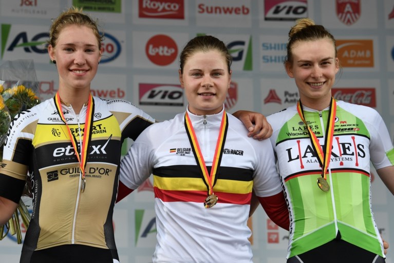 Jolien D’hoore kroont zich opnieuw tot Belgisch kampioen bij de vrouwen na sprint met kopgroep