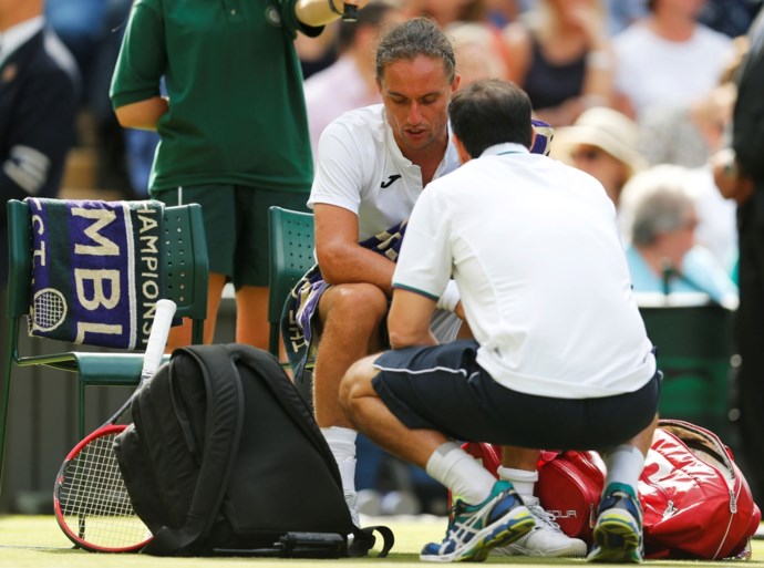 WIMBLEDON. Djokovic én Federer zien tegenstander opgeven