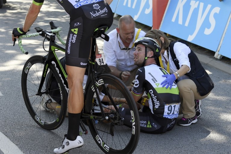 Ook Cavendish naar huis: sprinter stapt uit de Tour de France na val met Sagan