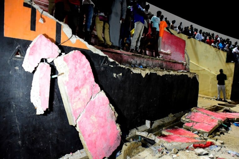 Deel van tribune stort in tijdens bekerfinale in Senegal: minstens acht doden en 49 gewonden