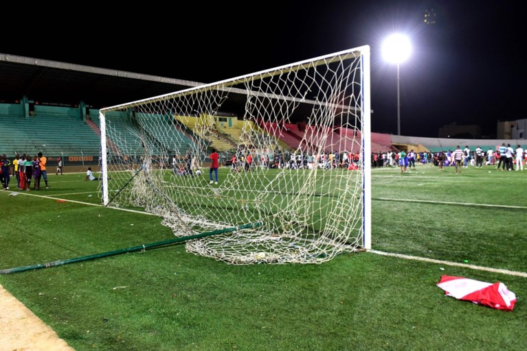 Deel van tribune stort in tijdens bekerfinale in Senegal: minstens acht doden en 49 gewonden