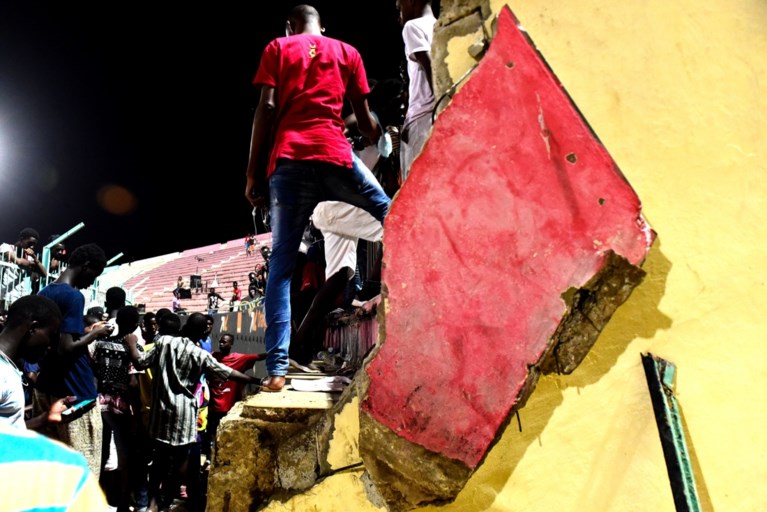 Deel van tribune stort in tijdens bekerfinale in Senegal: minstens acht doden en 49 gewonden