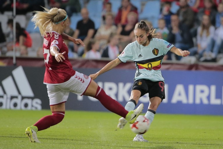 Deklat houdt dappere Red Flames van eerste punt ooit op EK
