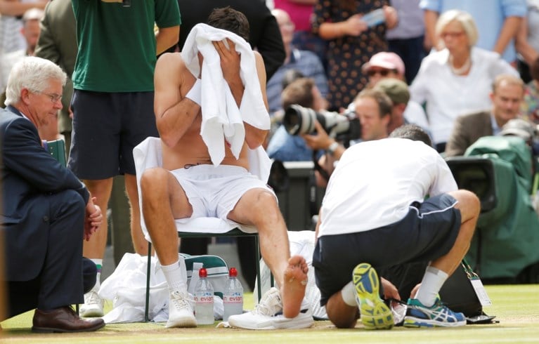 Ongenaakbare Federer tennist zich geschiedenisboeken in op Wimbledon, Cilic in tranen