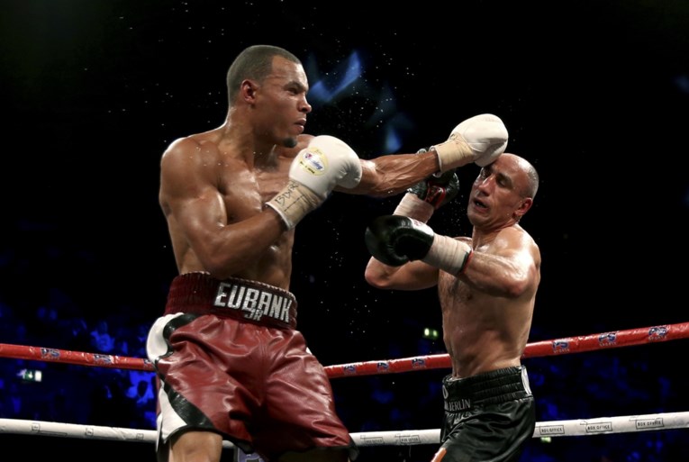 Chris Eubank Jr verdedigt met succes zijn IBO-titel bij supermiddengewichten