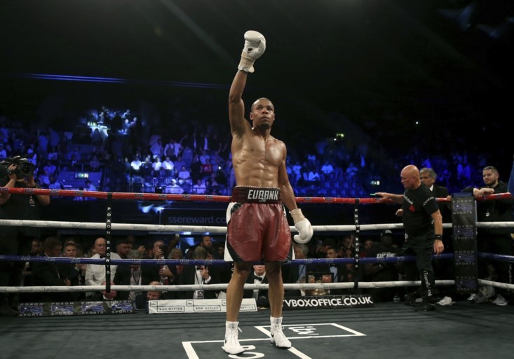 Chris Eubank Jr verdedigt met succes zijn IBO-titel bij supermiddengewichten