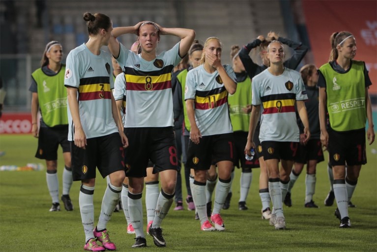 Deklat houdt dappere Red Flames van eerste punt ooit op EK