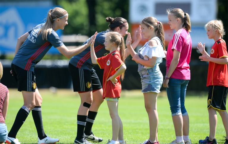 Vierhonderd Belgische fans op open training van Red Flames