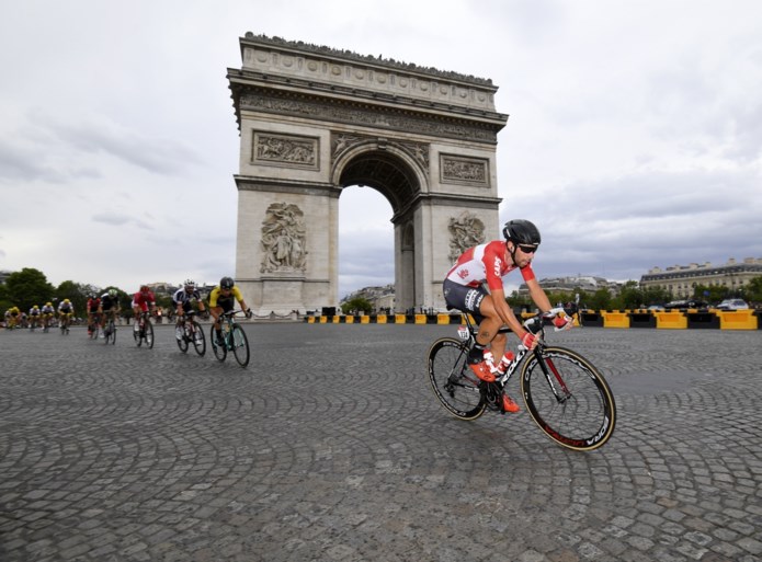 Dylan Groenewegen is de snelste op de Champs-Elysées, Froome heeft vierde Tour de France officieel binnen
