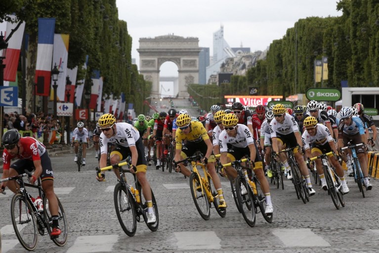Dylan Groenewegen is de snelste op de Champs-Elysées, Froome heeft vierde Tour de France officieel binnen
