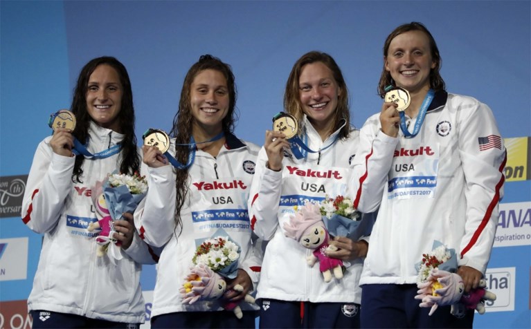 Ledecky pakt vierde gouden medaille met aflossingsteam op 4x200m vrije slag