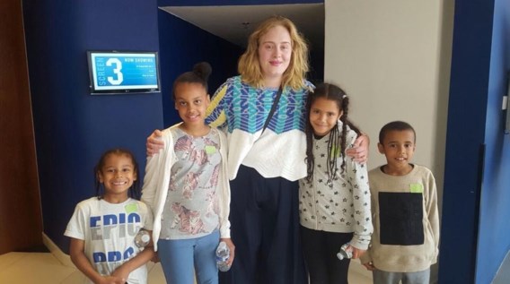 Adele trakteert kinderen Grenfell Tower op een film