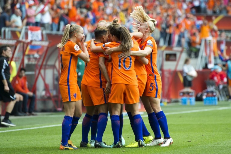 Nederlandse vrouwen klaren de klus in amusante finale en winnen EK in eigen land