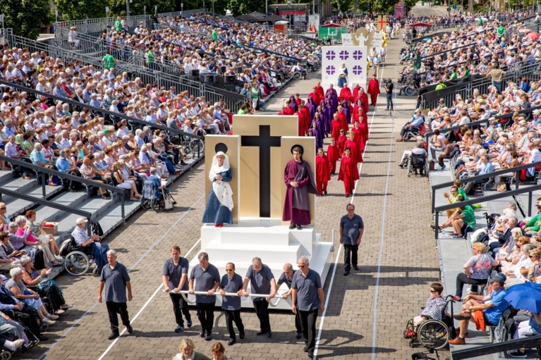 Eerste ommegang Hasseltse Virga Jessefeesten lokt tot 25.000 bezoekers
