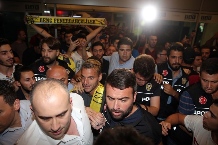 Roberto Soldado trekt voor twee seizoenen naar Fenerbahçe