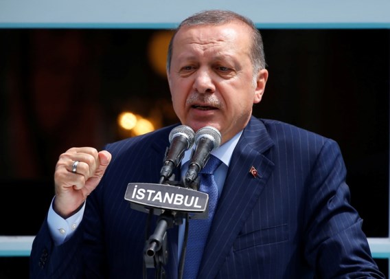 Erdogan stuurt nachtpatrouilles rond in Istanbul