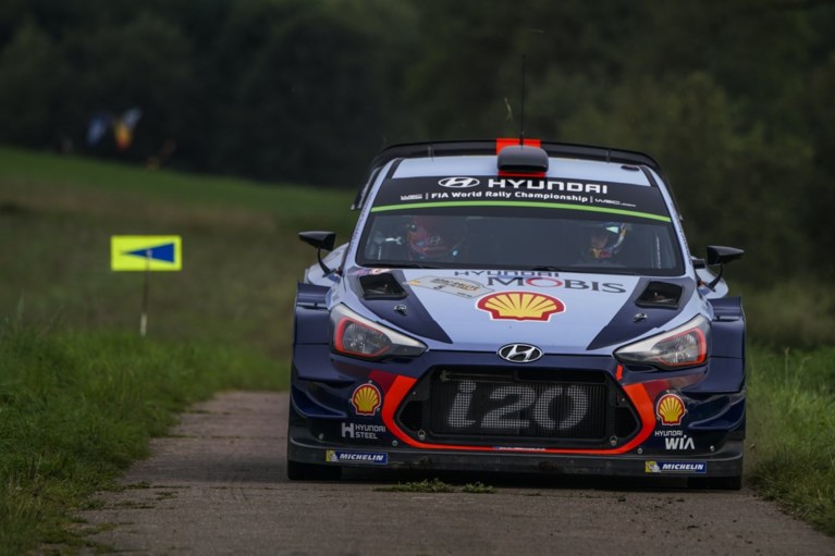 Tänak leidt in Rally van Duitsland, Neuville schuift op naar top drie