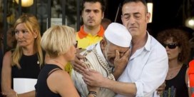 Vader van kleuter die stierf bij aanslag Barcelona omhelst imam 