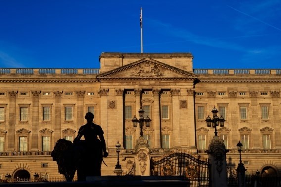 Tweede man opgepakt voor aanval met zwaard voor Buckingham Palace