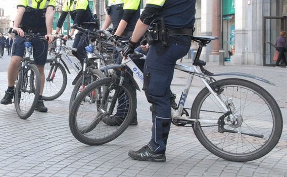 Antwerpse agenten aangevallen door groep jongeren