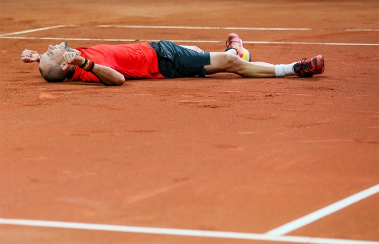 België naar de finale van de Davis Cup! Sterke Darcis volgt voorbeeld van Goffin en wint makkelijk