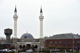 Homans zal volgende 12 maanden geen moskeeën erkennen