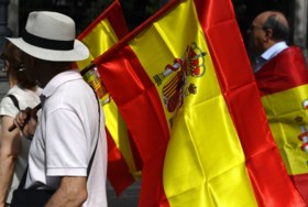 Madrid 'annuleert' referendum: scholen verzegeld, computers platgelegd