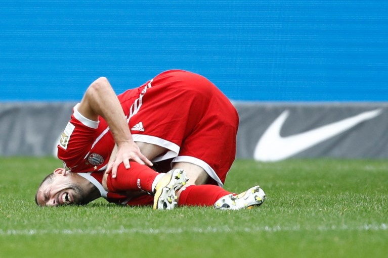 Ontslag Ancelotti haalt niets uit: Bayern blijft in hetzelfde bedje ziek en speelt gelijk, zware blessure voor Ribéry?