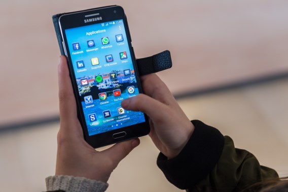 Drie op de vier Belgen betalen en bankieren met smartphone